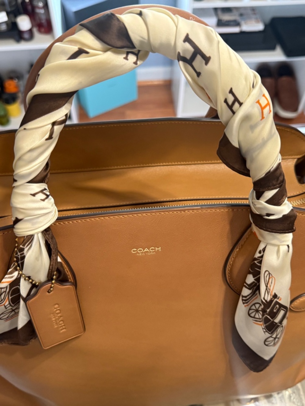 Coach Empire 48- Honey Brown - Picture 3 of 6